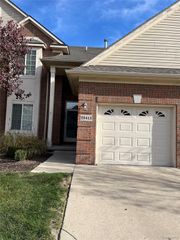 29412 Woodpark Circle, Warren, MI 48092