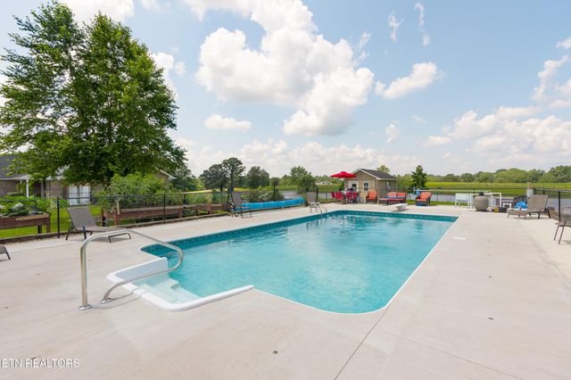 287 R. S. Marcum Rd, Oneida, TN 37841