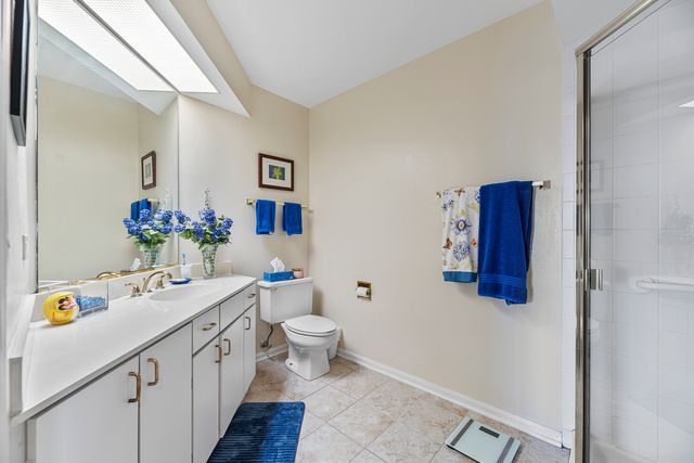 3100 Lexington Lane 201, Glenview, IL 60026
