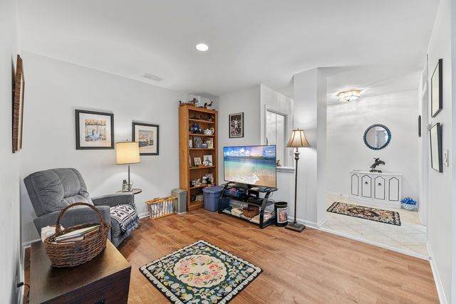 3100 Lexington Lane 201, Glenview, IL 60026