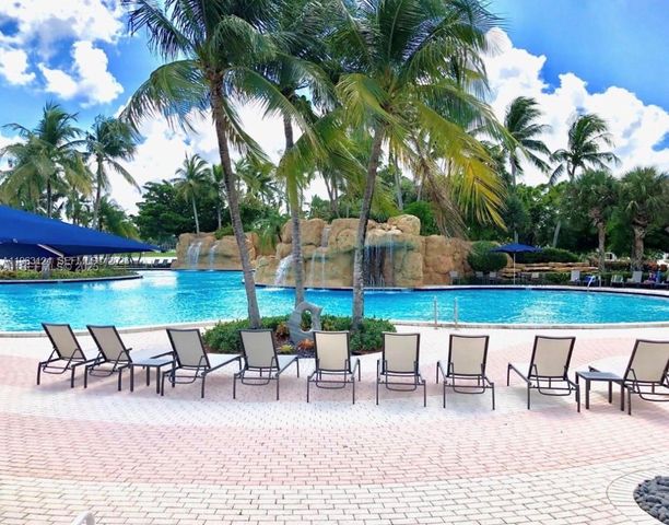 10700 NW 66th St 109, Doral, FL 33178