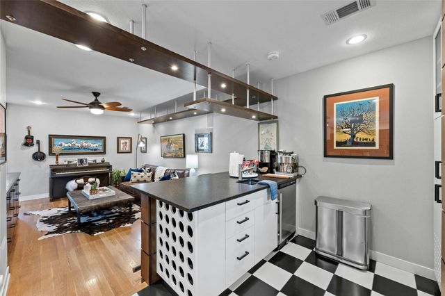 2409 East Side DR, Austin, TX 78704