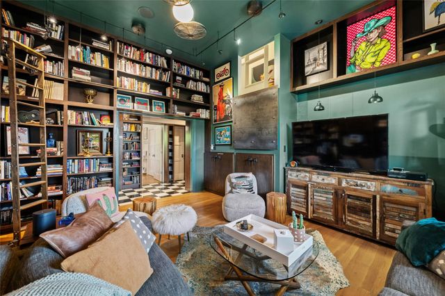 2409 East Side DR, Austin, TX 78704