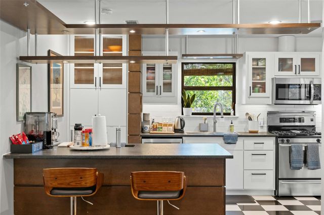 2409 East Side DR, Austin, TX 78704