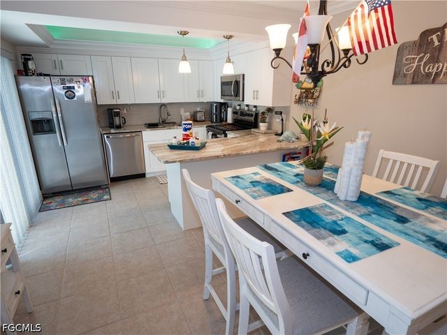 1727 Park Meadows DR 2, Fort Myers, FL 33907