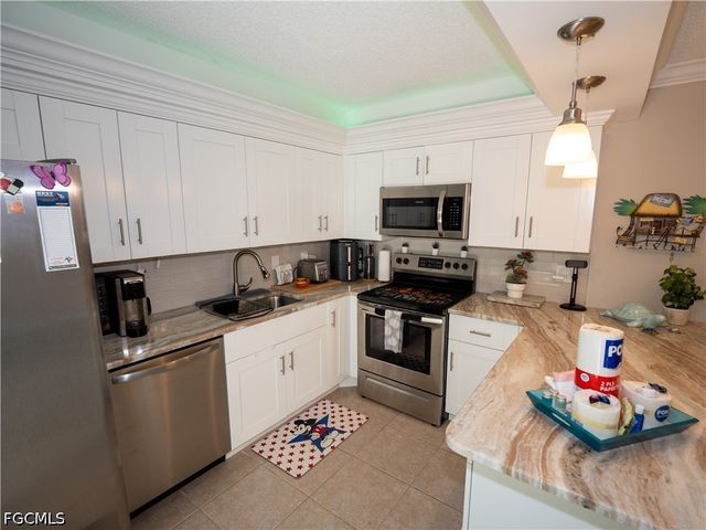 1727 Park Meadows DR 2, Fort Myers, FL 33907