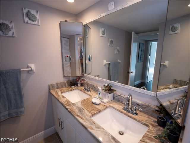 1727 Park Meadows DR 2, Fort Myers, FL 33907