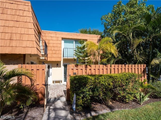 1727 Park Meadows DR 2, Fort Myers, FL 33907