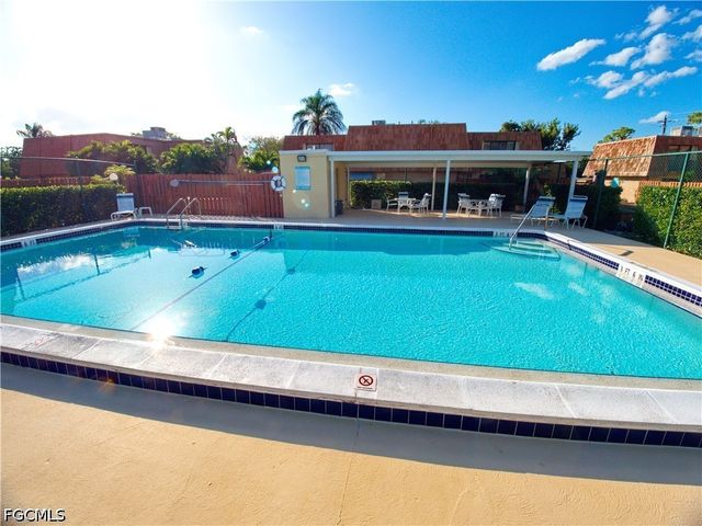 1727 Park Meadows DR 2, Fort Myers, FL 33907