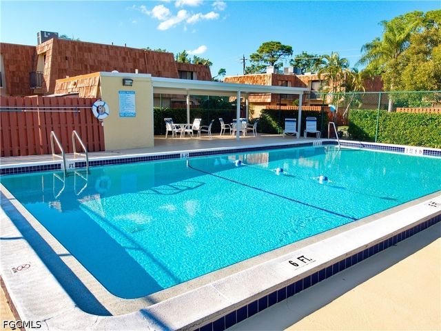 1727 Park Meadows DR 2, Fort Myers, FL 33907