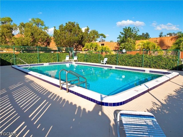 1727 Park Meadows DR 2, Fort Myers, FL 33907