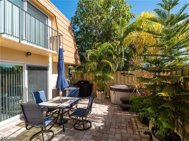 1727 Park Meadows DR 2, Fort Myers, FL 33907