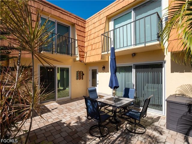 1727 Park Meadows DR 2, Fort Myers, FL 33907