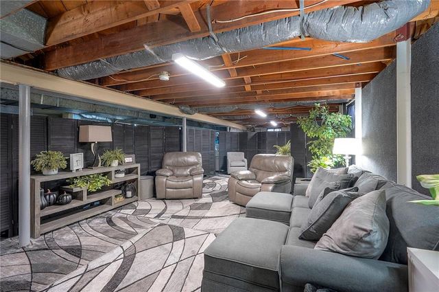 6800 Glenwood Street, Overland Park, KS 66204