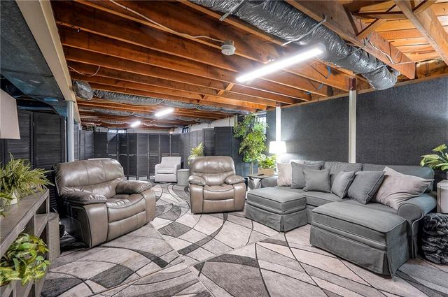 6800 Glenwood Street, Overland Park, KS 66204