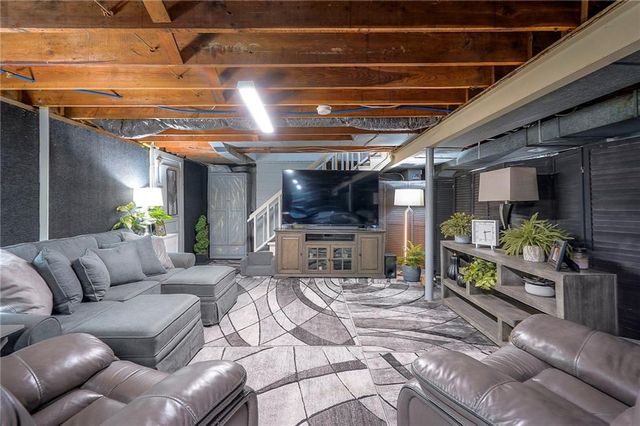 6800 Glenwood Street, Overland Park, KS 66204