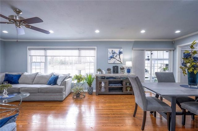 6800 Glenwood Street, Overland Park, KS 66204