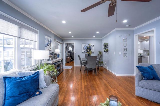 6800 Glenwood Street, Overland Park, KS 66204