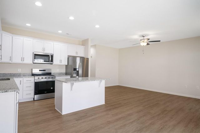 6139 Warren Newcomb DR, Fairlawn, VA 24141