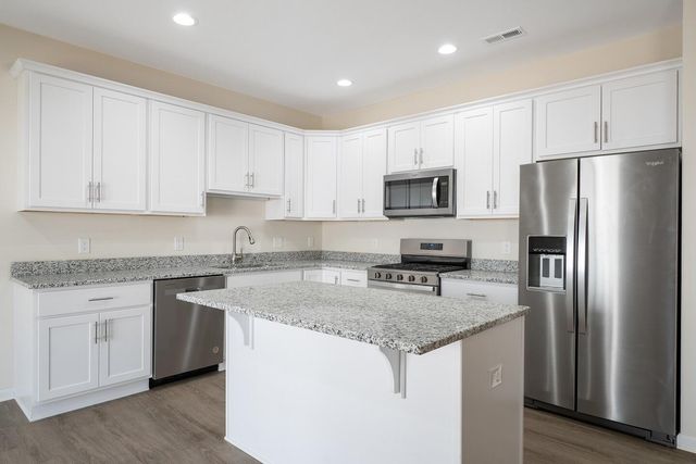 6139 Warren Newcomb DR, Fairlawn, VA 24141