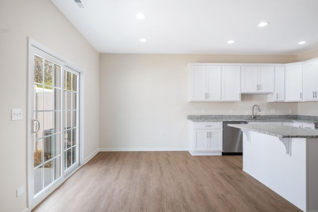 6139 Warren Newcomb DR, Fairlawn, VA 24141