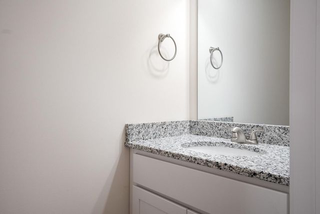 6139 Warren Newcomb DR, Fairlawn, VA 24141