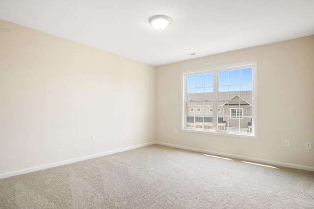 6139 Warren Newcomb DR, Fairlawn, VA 24141