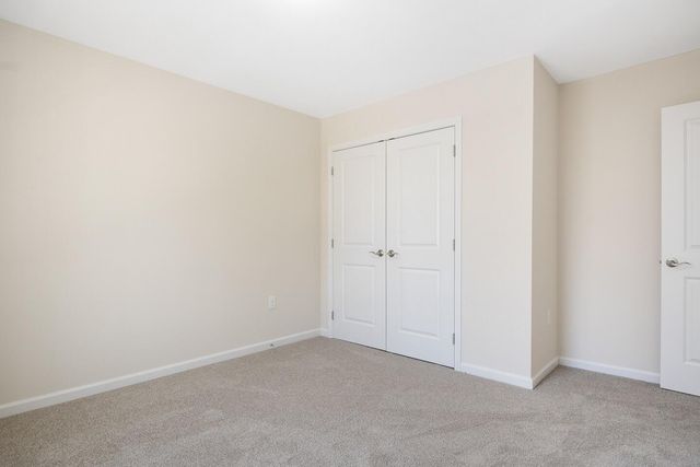 6139 Warren Newcomb DR, Fairlawn, VA 24141