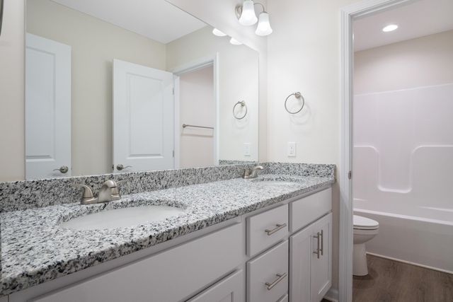 6139 Warren Newcomb DR, Fairlawn, VA 24141