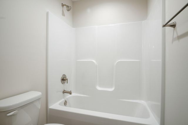 6139 Warren Newcomb DR, Fairlawn, VA 24141