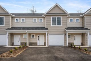 6139 Warren Newcomb DR, Fairlawn, VA 24141