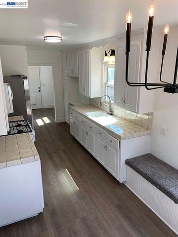 37967 2Nd St, Fremont, CA 94536