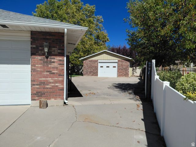 10504 S HIGHLINE CIR, South Jordan, UT 84095
