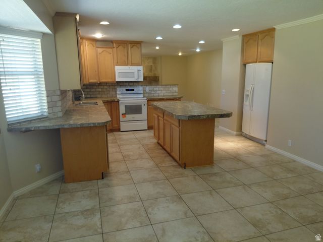 10504 S HIGHLINE CIR, South Jordan, UT 84095