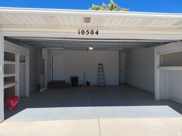 10504 S HIGHLINE CIR, South Jordan, UT 84095