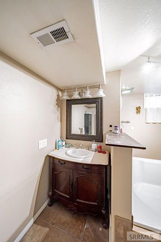 970 9th Street, Idaho Falls, ID 83404