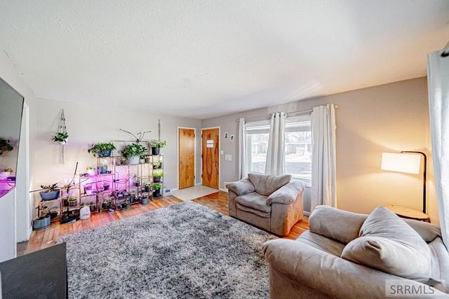 970 9th Street, Idaho Falls, ID 83404