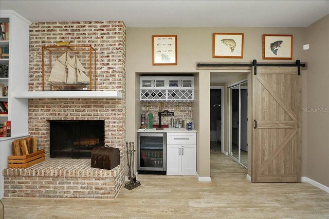 405 LAKESHORE DRIVE, Leesburg, FL 34748