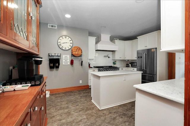 405 LAKESHORE DRIVE, Leesburg, FL 34748