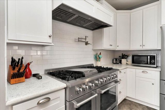 405 LAKESHORE DRIVE, Leesburg, FL 34748