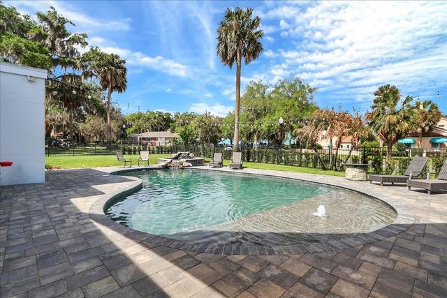 405 LAKESHORE DRIVE, Leesburg, FL 34748