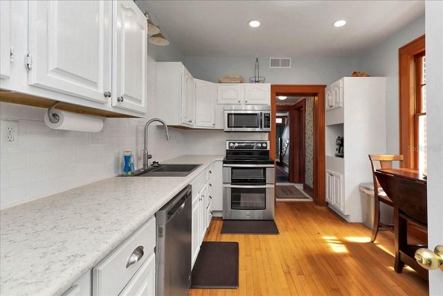 405 LAKESHORE DRIVE, Leesburg, FL 34748