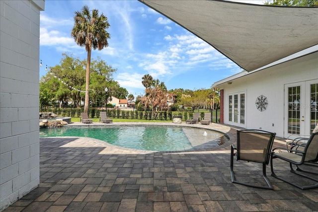 405 LAKESHORE DRIVE, Leesburg, FL 34748