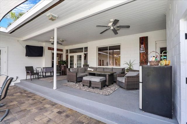 405 LAKESHORE DRIVE, Leesburg, FL 34748