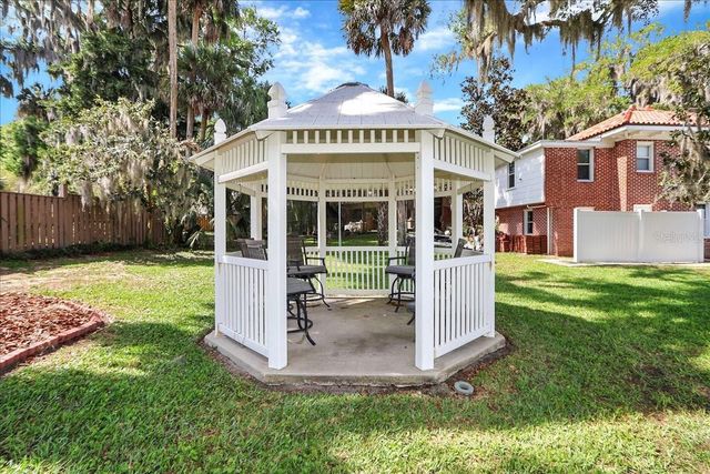 405 LAKESHORE DRIVE, Leesburg, FL 34748