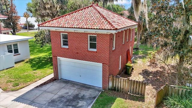 405 LAKESHORE DRIVE, Leesburg, FL 34748