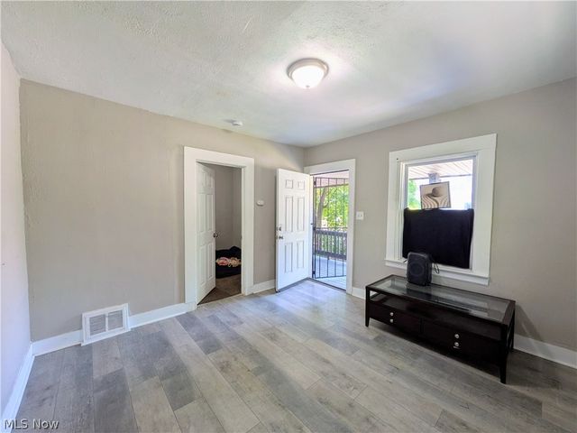 12905 Griffing Avenue, Cleveland, OH 44120