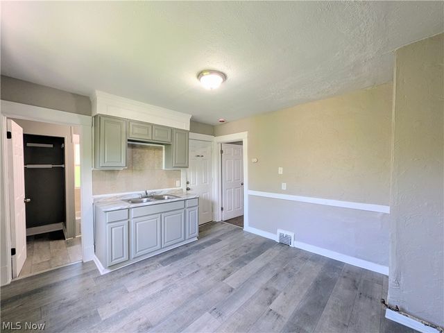 12905 Griffing Avenue, Cleveland, OH 44120