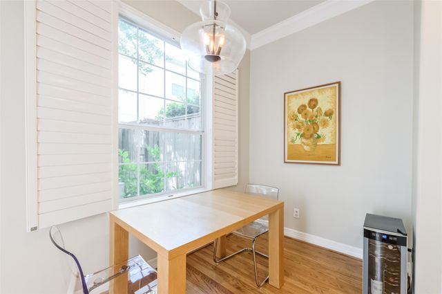 7515 Shady Villa Walk, Houston, TX 77055