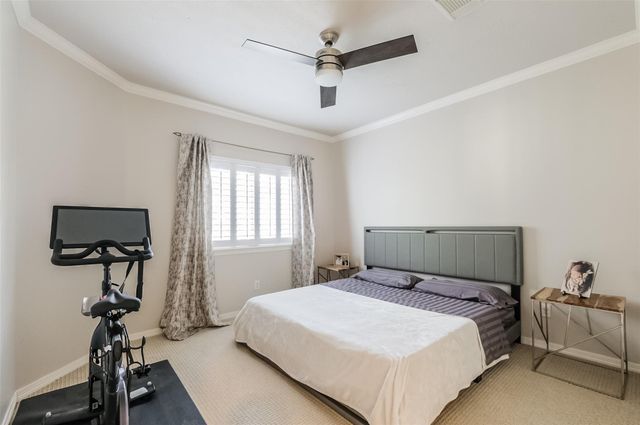 7515 Shady Villa Walk, Houston, TX 77055